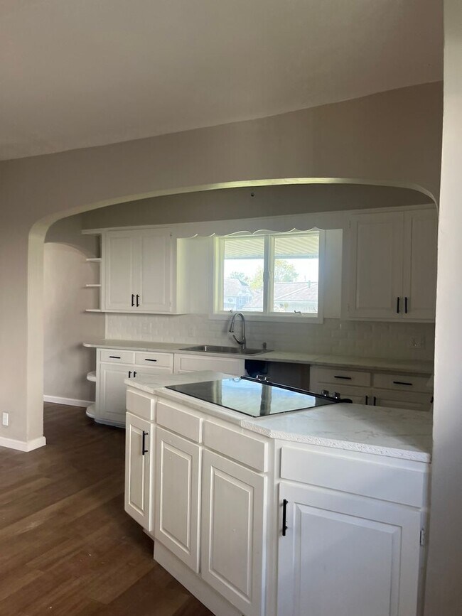 1008 E Washington St, New Castle, PA 16101 House Rental in New Castle