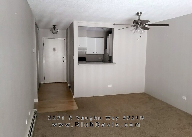 Building Photo - * Great location off Iliff and I-225, 1 Be...