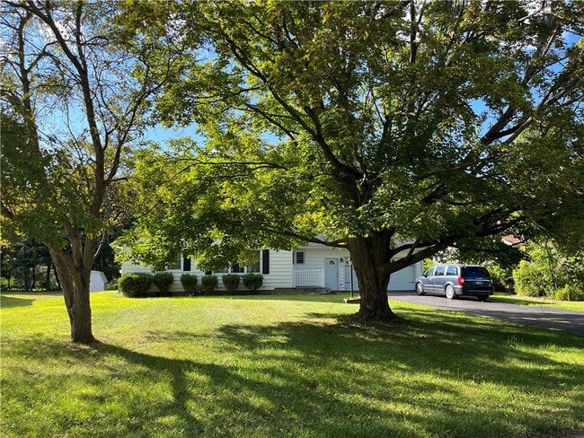 Building Photo - 198 Beartown Rd