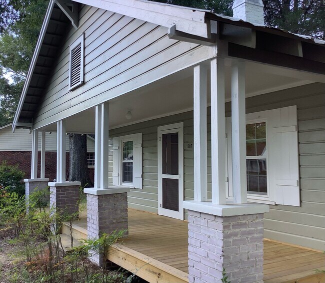 Building Photo - 507 W Farley Ave