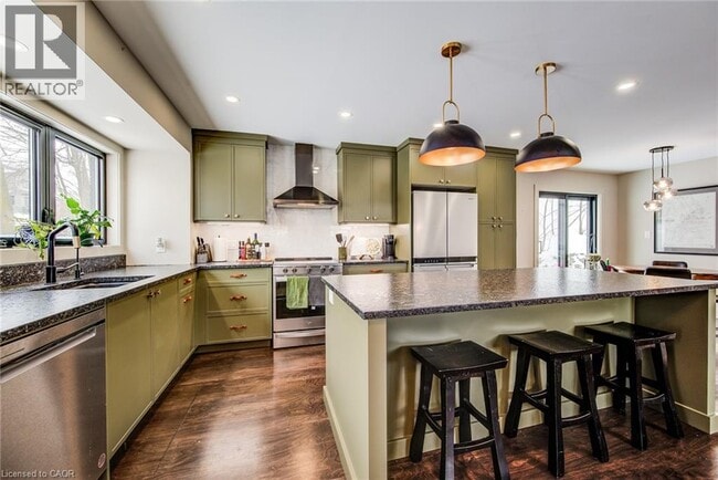 Building Photo - 10 Weaver St