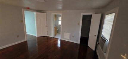 Building Photo - 1231 Morris St