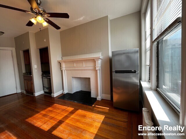 Foto del edificio - 48 JFK St. Unit 20