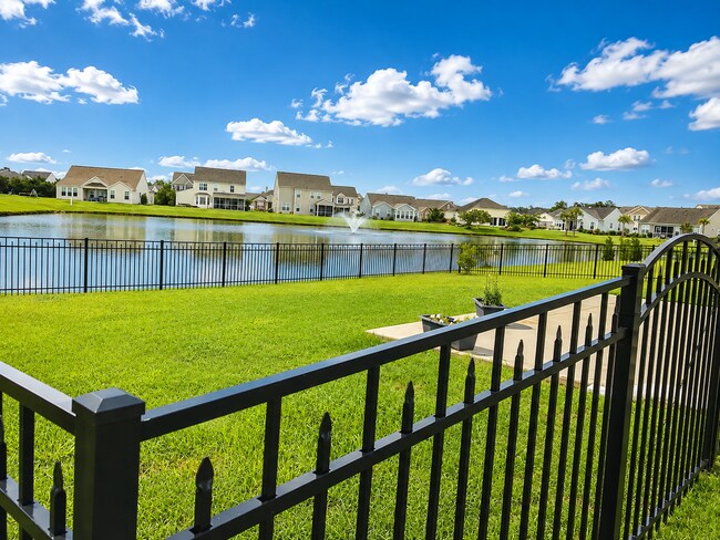 Foto del edificio - 282 Burchwood Ln