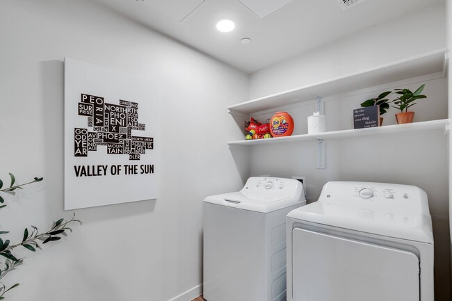 Laundry Room - Acero Val Vista