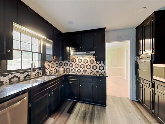 Foto del edificio - 5154 Five Forks Trickum Rd SW