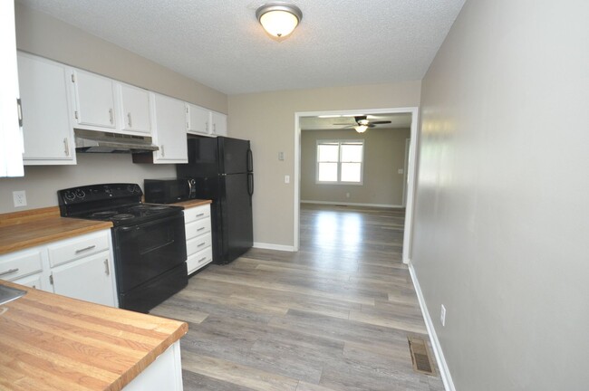 Foto del edificio - 1004 Southwood Dr