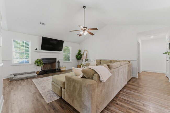 Foto del edificio - 4524 High Grove Ct NW