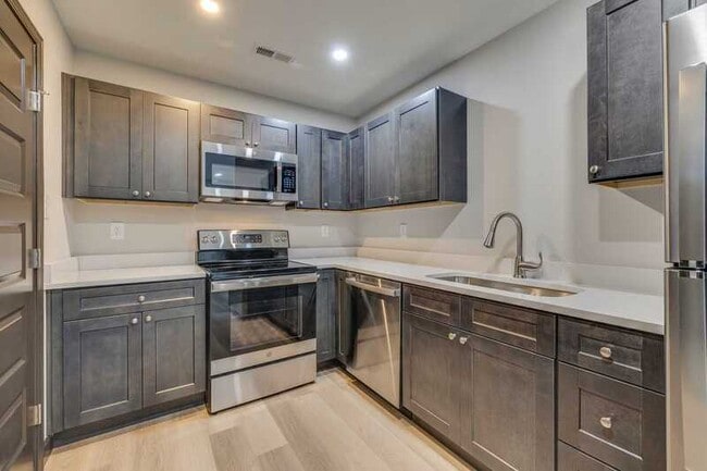 Building Photo - 114 Delaney Wy