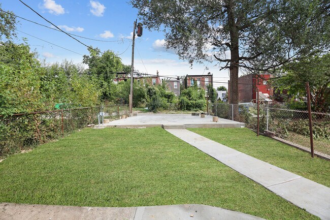 Foto del edificio - 3828 Wisconsin Ave