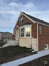 Building Photo - 2427 N Erie St