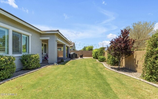 Building Photo - 22834 E Silver Crk Ln