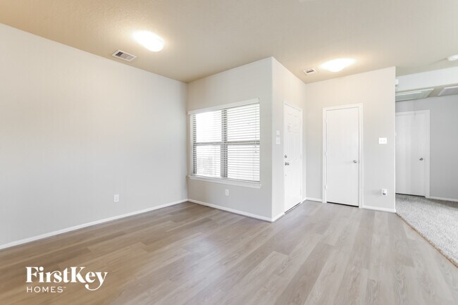 Foto del edificio - 7909 Big Oak Dr