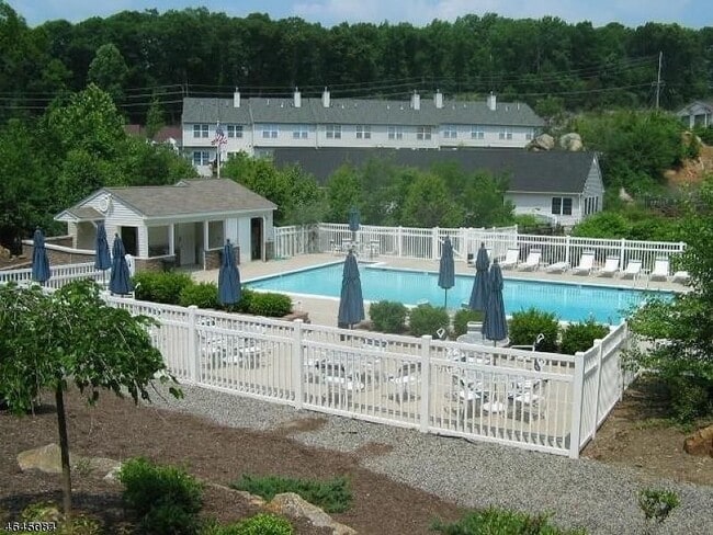 Foto del edificio - 4408 Ramapo Ct