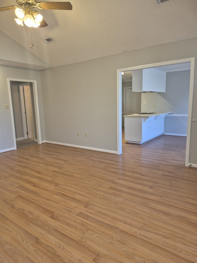 Foto del edificio - 341 Sawgrass Dr