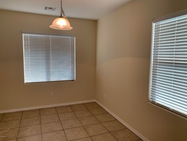 Foto del edificio - 14195 N Dart Point Way