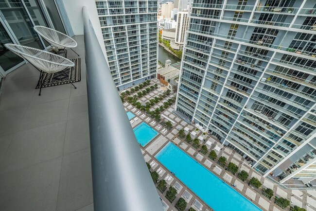 Foto del edificio - 495 Brickell Ave