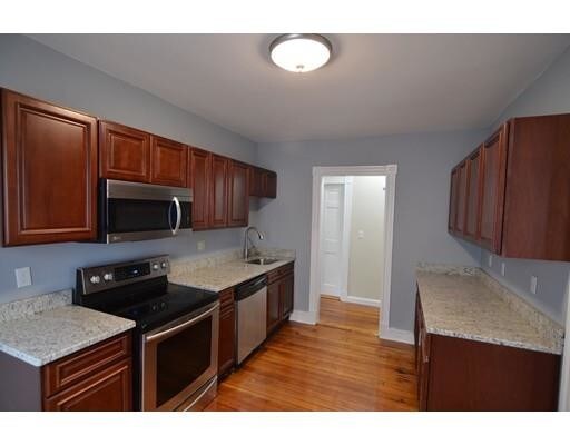 Foto principal - 1831 Hyde Park Ave