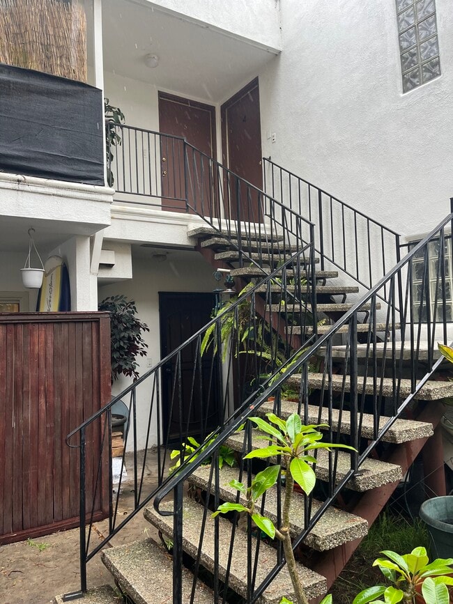 Building Photo - 8056 Redlands St