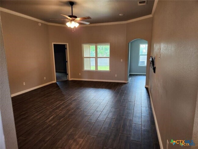 Foto del edificio - 2574 Belle Hubbard Trl