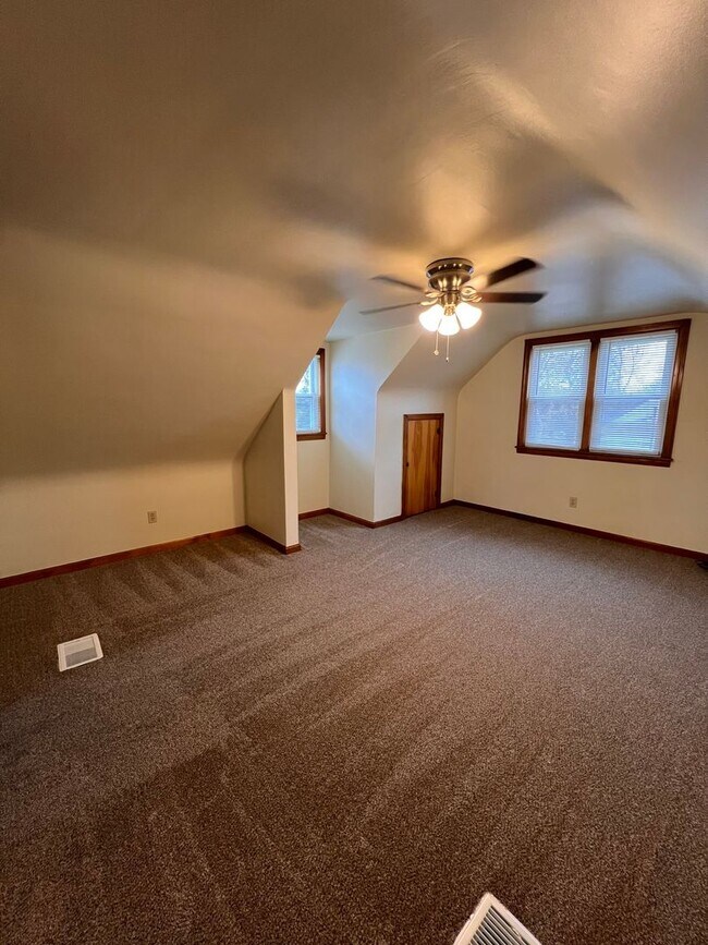 Building Photo - 154 S. Kimberly