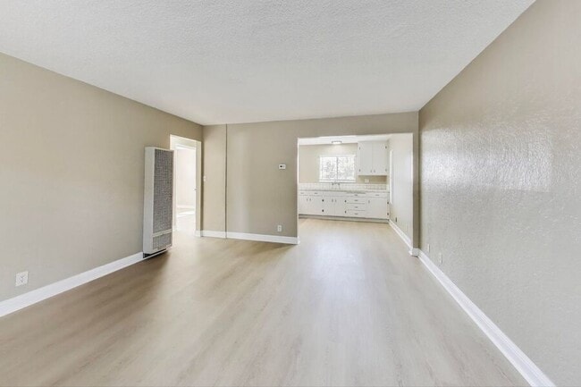 Foto del edificio - 561 S 7th St