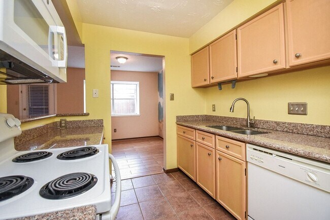 Foto del edificio - 7822 Greenedge Dr