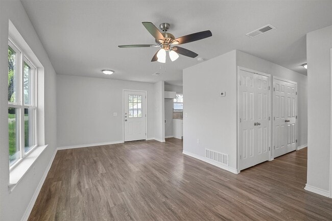 Building Photo - 317 Jones St