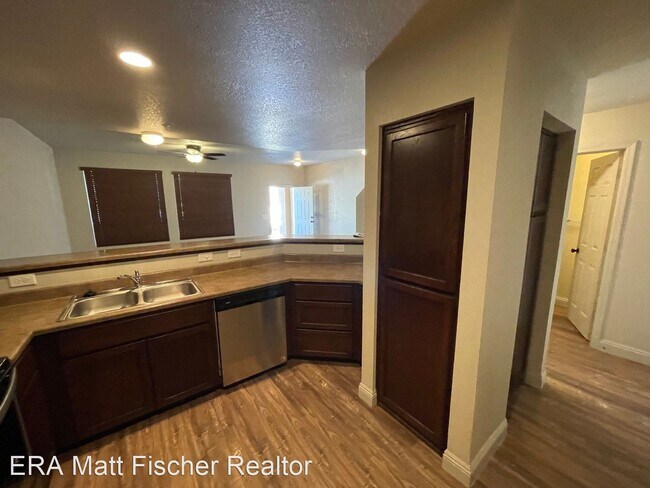 Building Photo - 3 br, 2.5 bath House - 3706 W. 22nd Pl. Bl...
