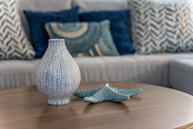 Building Photo - 7037 La Tijera Blvd