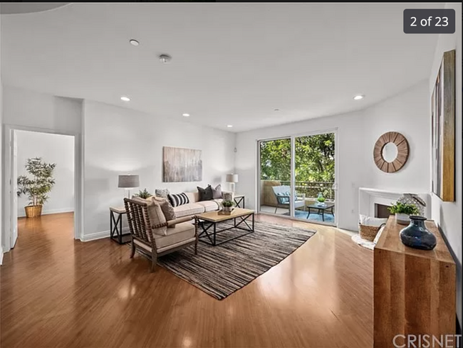Foto del edificio - 5703 Laurel Canyon Blvd