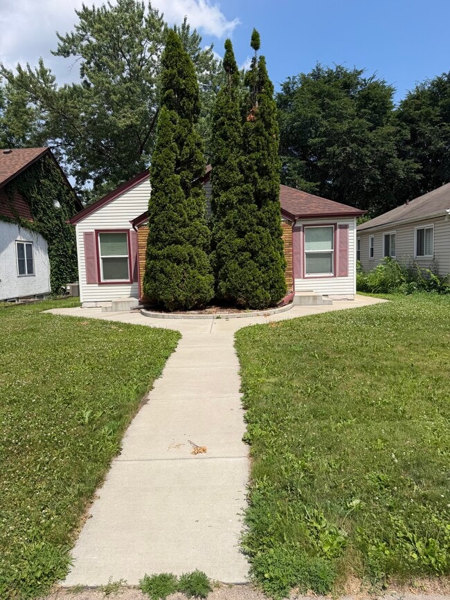 Building Photo - 4527 Minnehaha Ave