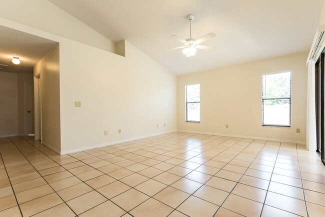 Building Photo - 3116 S Horizon Pl