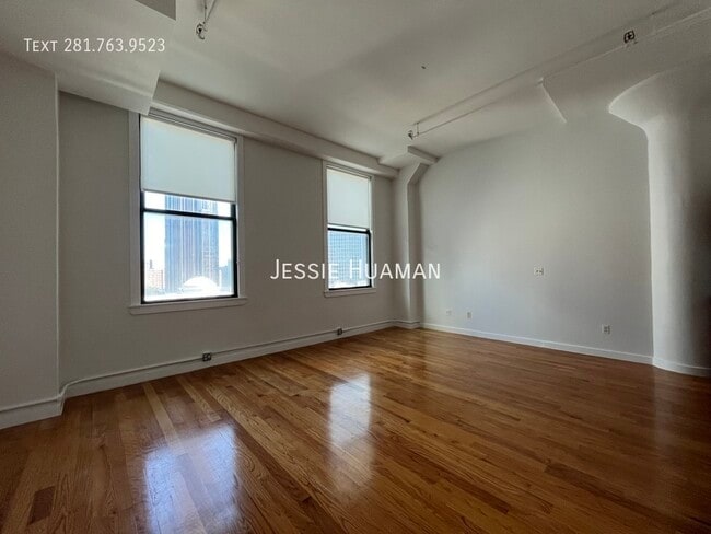 Building Photo - 233 Schermerhorn St