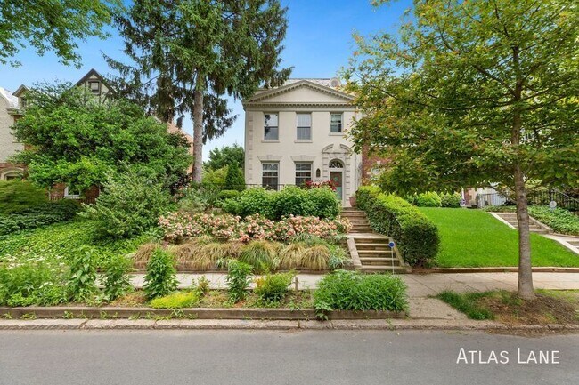 Building Photo - Professionally Managed // 4 Bedroom  3.5  ...