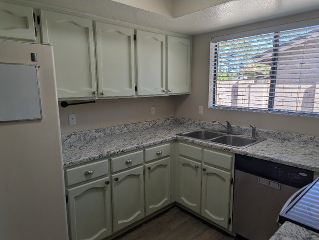 Foto del edificio - 4437 E Covina St