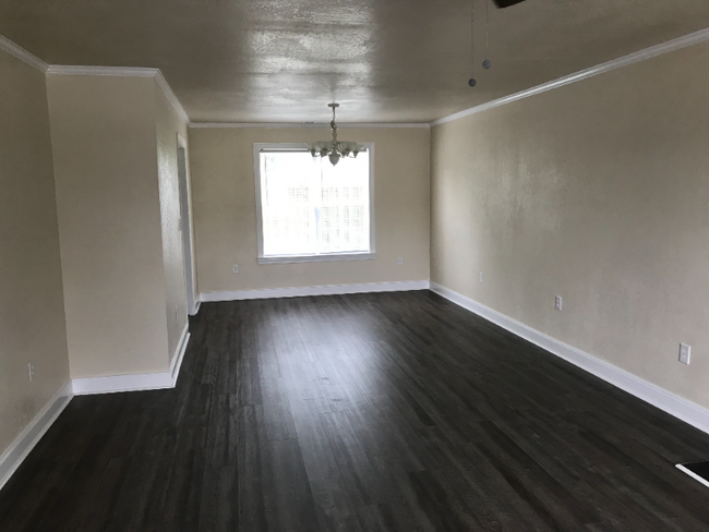 Building Photo - 3037B Edward Ct
