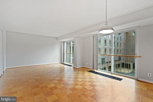 Building Photo - 530 N St SW