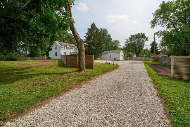 Foto del edificio - 3 br, 1.5 bath House - 325 Main Street