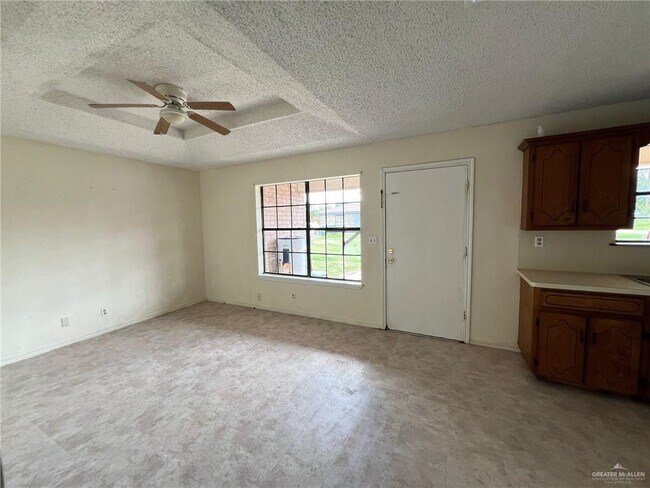 Foto del edificio - 207 N Cougar St
