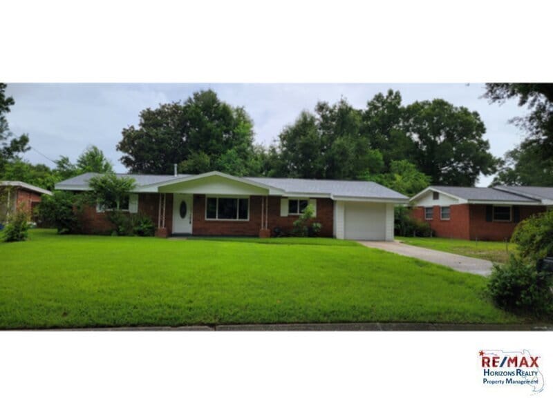 Foto principal - Beautifully updated home in Creighton Heights