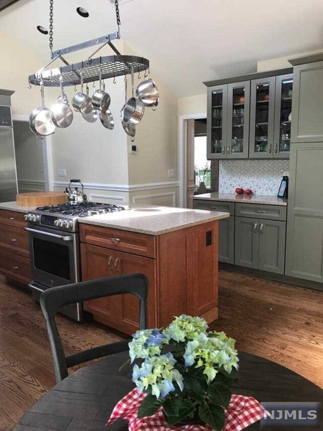 27 Glenwood Dr, Saddle River, NJ 07458 House for Rent in Saddle River