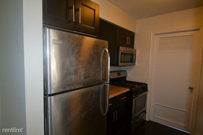 Building Photo - 2 br, 1 bath Apartment - 336 S. 6th