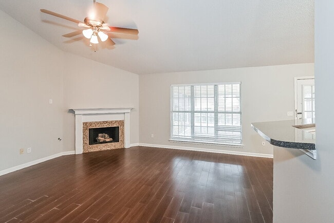 Foto del edificio - 13231 Braybourne Pkwy