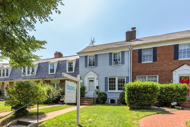Foto del edificio - 1710 37th St NW