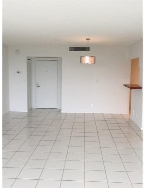 Building Photo - 780 NE 69th St