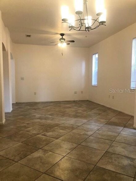 Building Photo - 102 Vista Verdi Cir