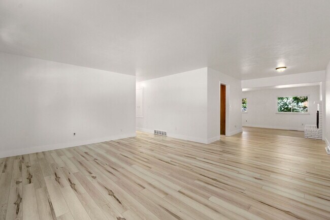 Building Photo - 785 Beryl St