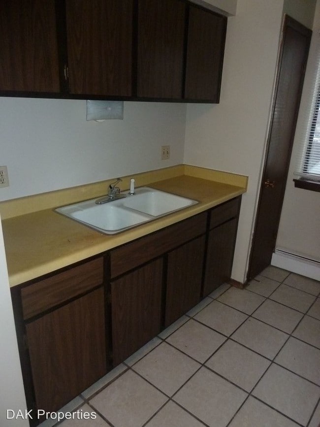 Foto del edificio - 9580 W Fond Du Lac Ave