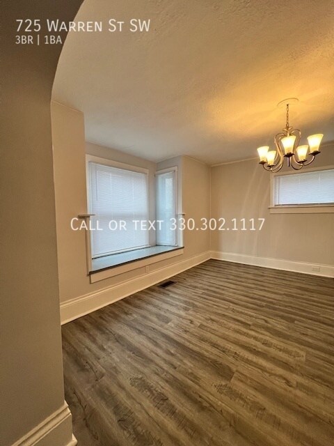 Building Photo - Spacious 3 bedroom home available for rent...